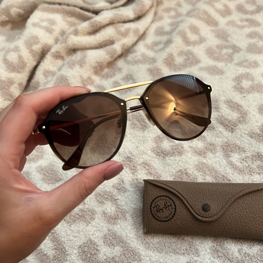Brown/Gold Rayban Sunglasses.